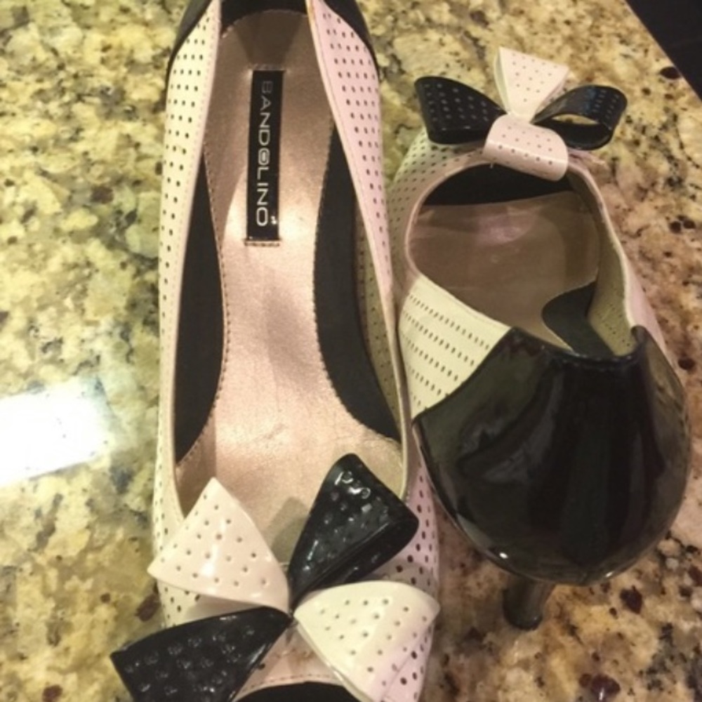 Bandolino Black and Cream Patent Heel